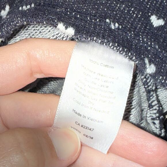 T By Talbots Women’s Heart Print Knit Sweater Blue Size Large - Picture 6 of 6